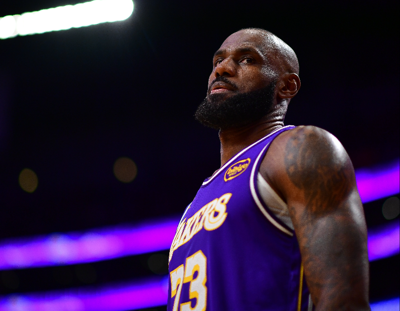 皇冠体育官方入口-湖人117-135黄蜂 球员评价：2人优秀，2人及格，5人低迷